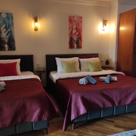 Urban Boutique Hotel Pristina Esterno foto