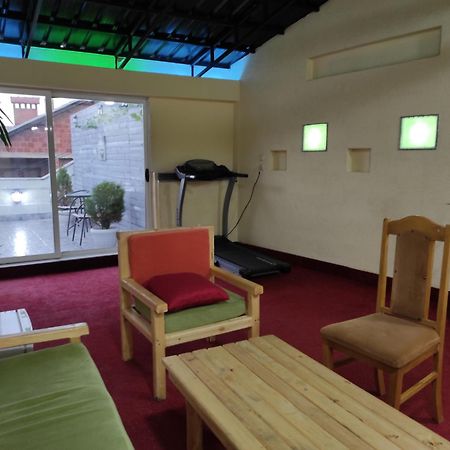 Urban Boutique Hotel Pristina Esterno foto