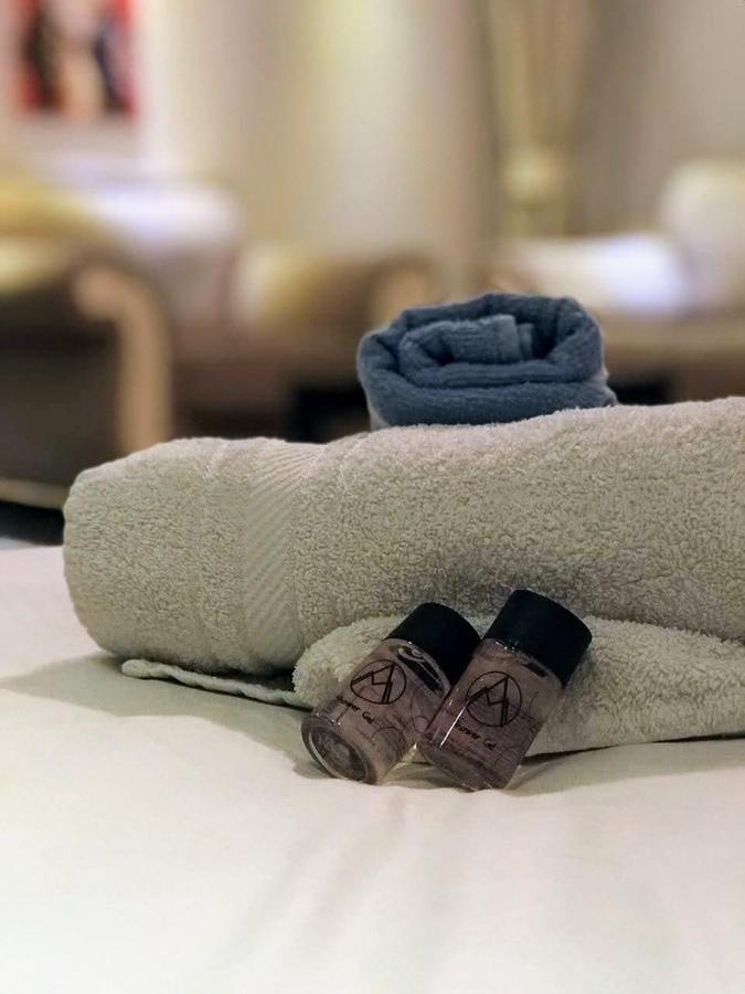 Urban Boutique Hotel Pristina Esterno foto
