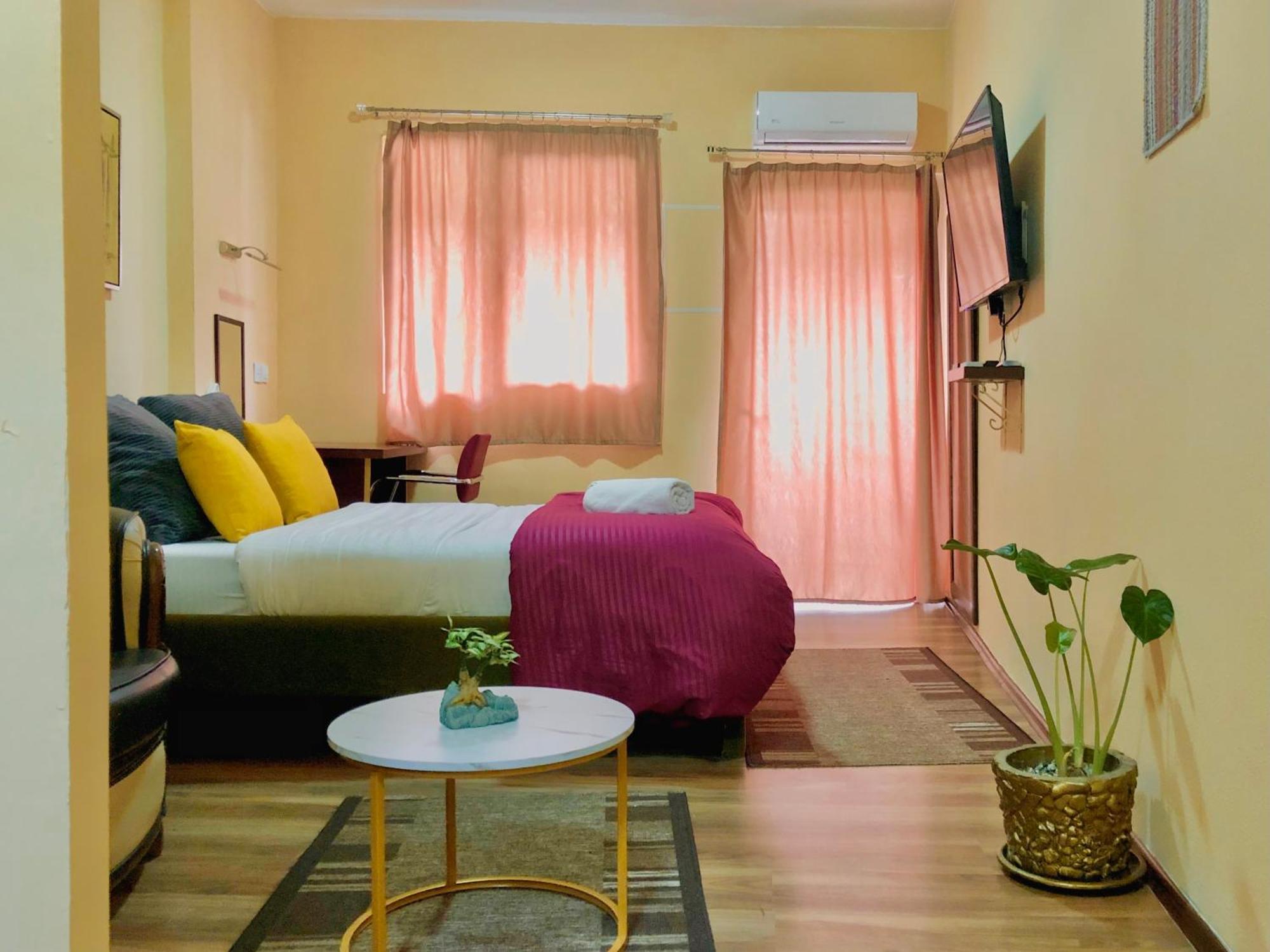 Urban Boutique Hotel Pristina Esterno foto
