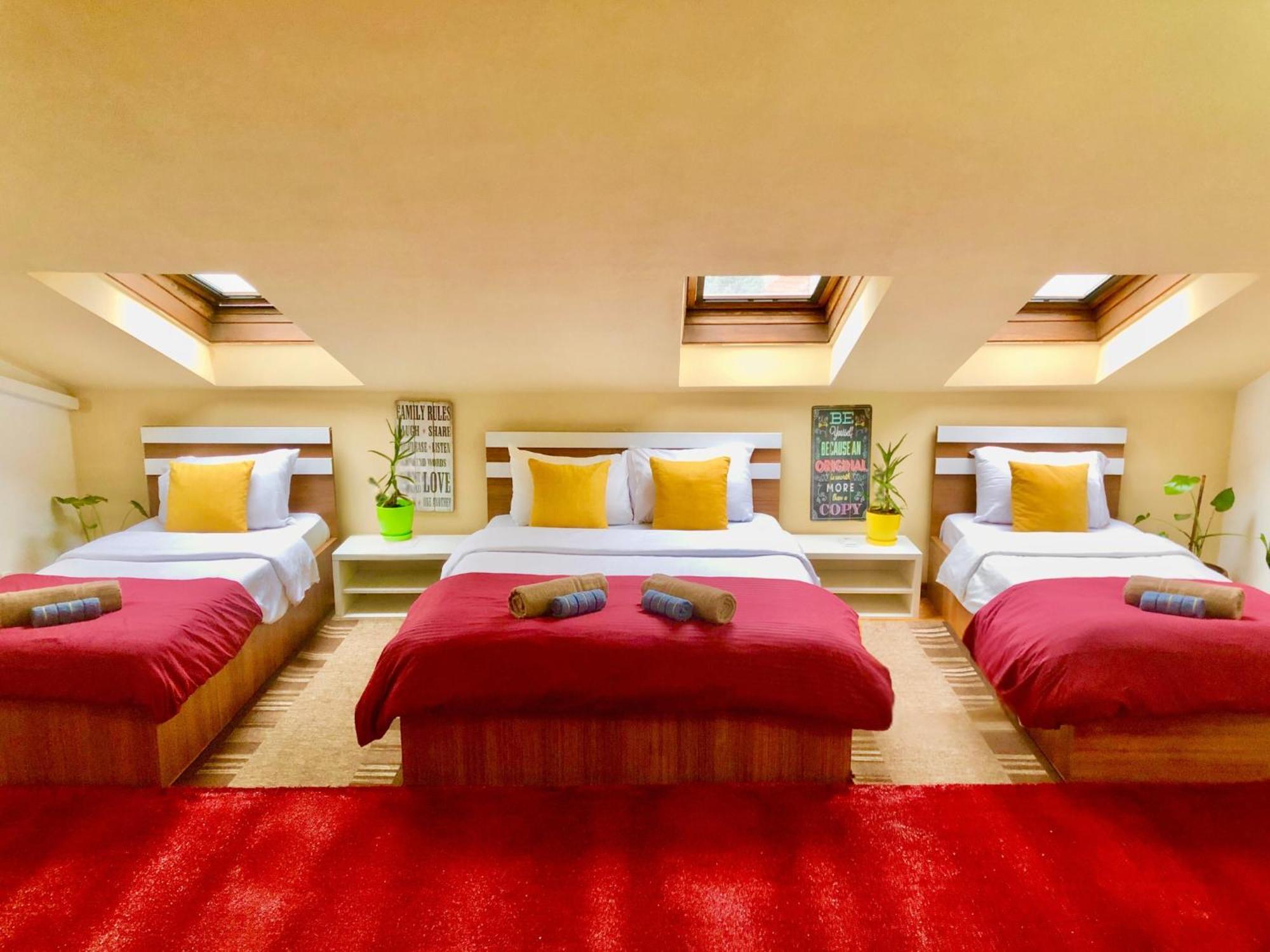 Urban Boutique Hotel Pristina Esterno foto