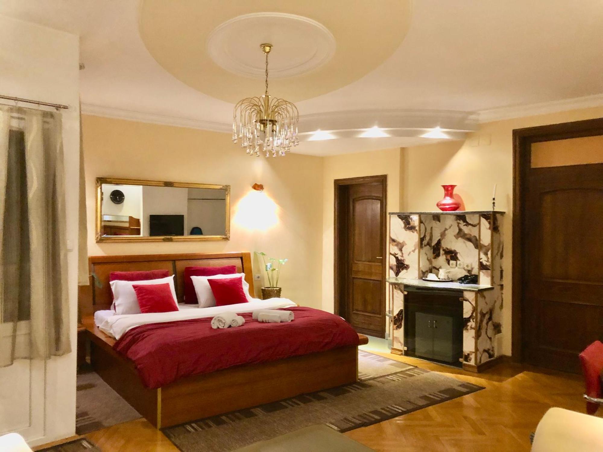 Urban Boutique Hotel Pristina Esterno foto