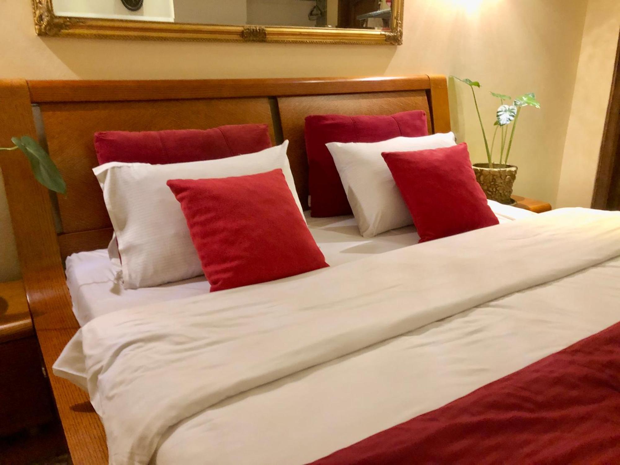 Urban Boutique Hotel Pristina Esterno foto