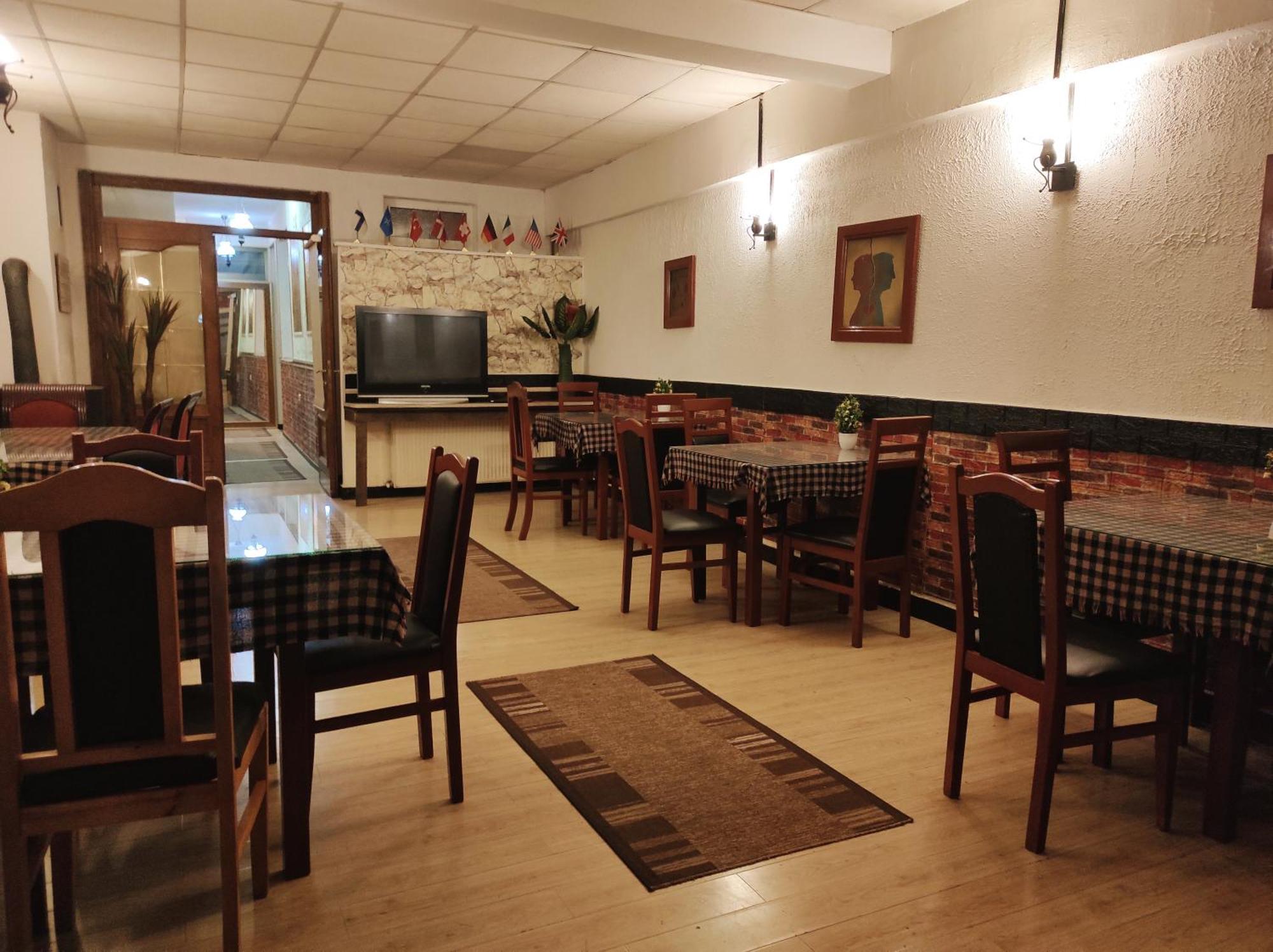 Urban Boutique Hotel Pristina Esterno foto