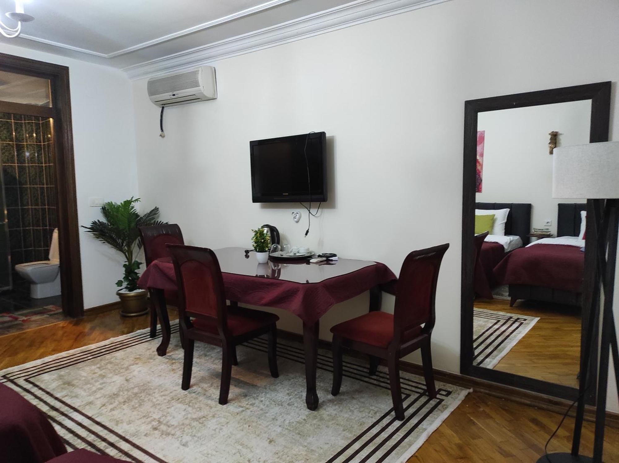 Urban Boutique Hotel Pristina Esterno foto