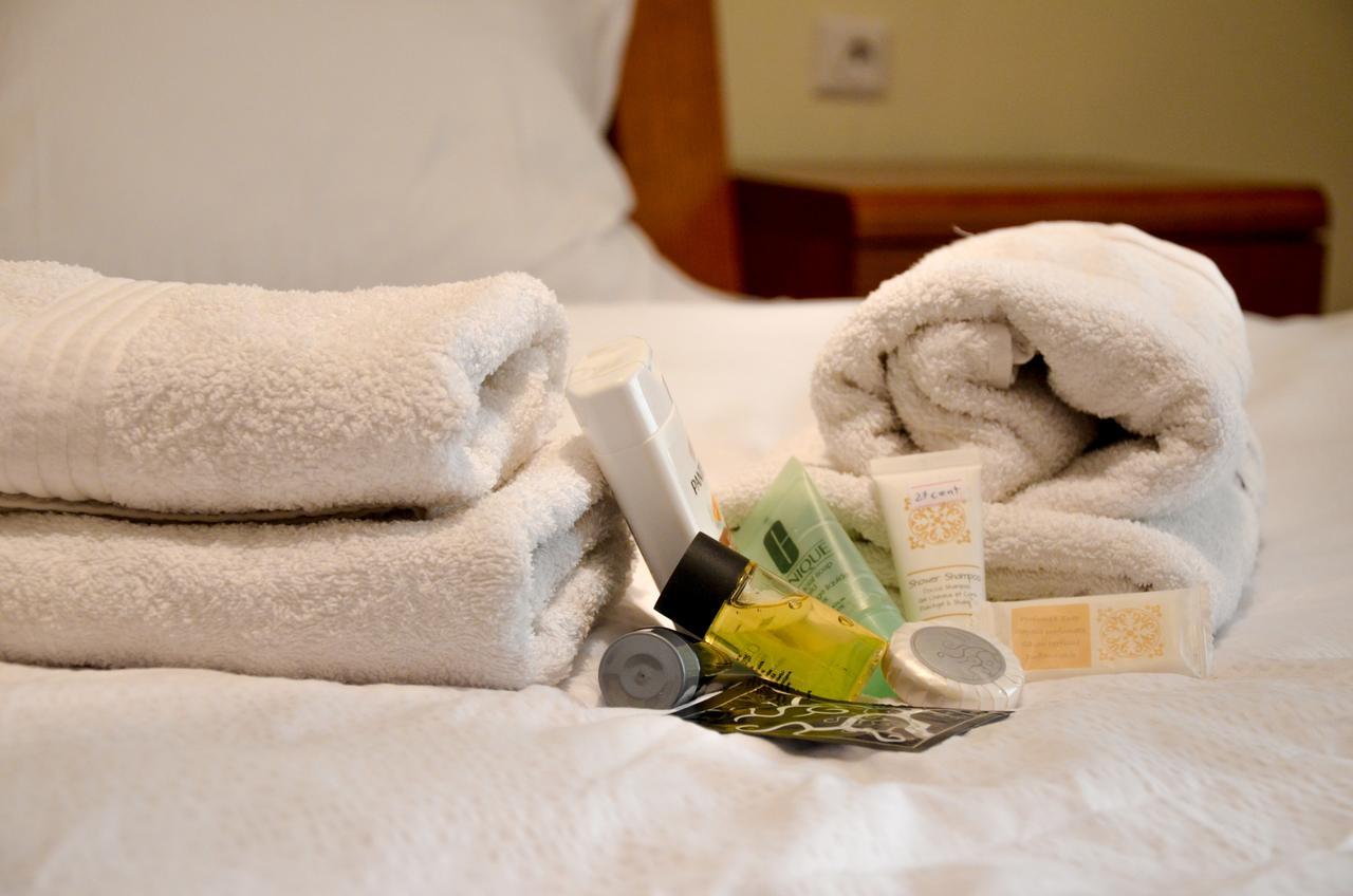 Urban Boutique Hotel Pristina Esterno foto