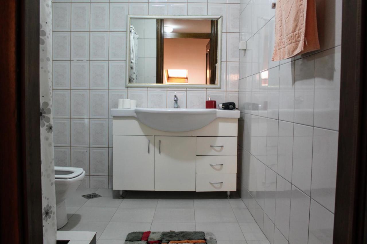 Urban Boutique Hotel Pristina Esterno foto